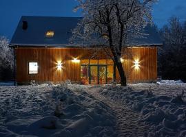 Eno Chata 240 m2 na wyłączność dla grup，位于Chojnik的酒店