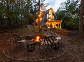 Bryce Chalet - Hot Tub, Game Room, Fire Pit, Pets，位于Basye的酒店