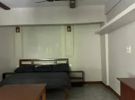 Black Pearl River Side Rooms