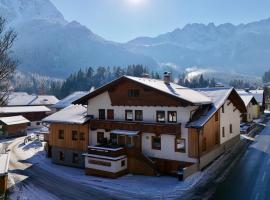 Berghaus Biberwier Ferienhaus für 12 Personen，位于比伯维尔的酒店