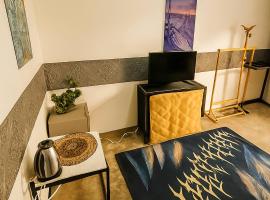 Full Moon Confidence Cave Rest After the Rave，位于哈林海滩的酒店