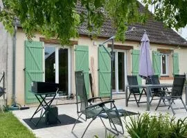 Le Monnet 3 Chambres, Jardin, Parking gratuit