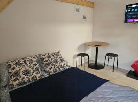 Przytulny pokój w Mazurska Ostoja ze wspólną łazienką i kuchnią，位于肯琴的酒店