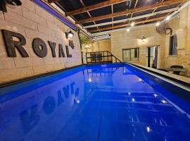 פאטה מורגנה רויאל - מתחם פרטי עם בריכה פרטית，位于贝尔谢巴的酒店