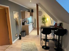 Best-Preis Stadtoase Salzwedel 2x gemütliche Wohnungen bis 8 Personen WLAN Vollausstattung nur Einzelbetten direkt im Zentrum，位于萨尔茨韦德尔的酒店