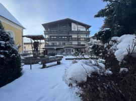 美思奈沃尔特酒店，位于韦斯滕多夫的酒店