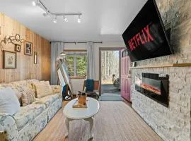 Ski in Ski Out Cabin Hunter Mtn Seasonal Pool Access w Panoramic Views Hike Swim Fish Recharge