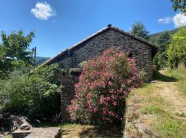 Maison rurale au cœur des Cévennes Ardéchoises，位于Dompnac的酒店