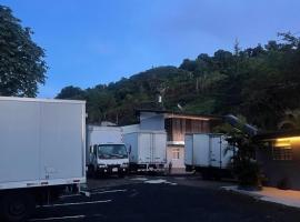 Donguis Rooms，位于San Pablo的酒店