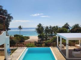 Tiwi Beachfront Family Villa，位于Tiwi的酒店