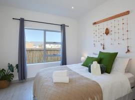 Blouberg, Nautica and Studio Apartments，位于开普敦的酒店