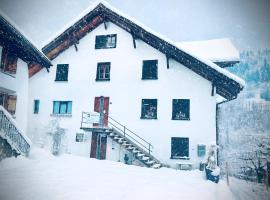 Ferienwohnungen Romantica und Pacifica - ArtDaGio，位于Cumpadials的酒店