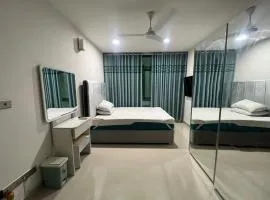 Hiyaa A