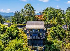 Peaceful Mtn Views-Theater-Games-Hot Tub-Firepit，位于Williamsburg的酒店