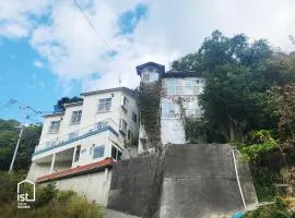 Central Island Villa Near Shops Family Friendly Stay