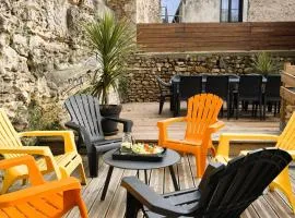 Grand Gîte Vivonne 8 personnes, Terrasse, Confort, babyfoot