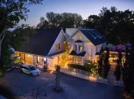 Drake Devonshire and Motor Inn