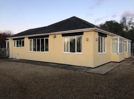 Home Thyme Holding，位于Upwell的酒店