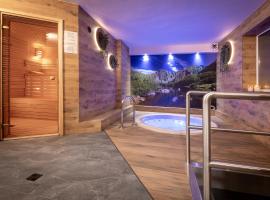 简托雷克旅馆，位于斯祖贝莱克的带热水浴缸的酒店