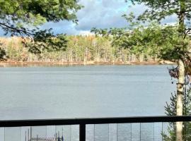 Blue Gill Serenity，位于Frederic的酒店