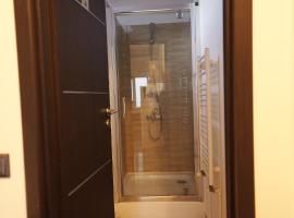 Hotel Mina，位于克拉约瓦的酒店