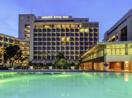 Swissotel Buyuk Efes Izmir，位于伊兹密尔的带泳池的酒店