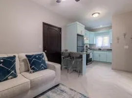 Lumora - Cozy 2-BD Condo in French Cay