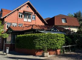 Hotel Central Garni，位于策芬的酒店