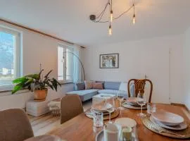 Spacious, stylish & central apartment, Great excursions in surrounding area