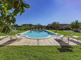 Villa Castelluccio Noto con piscina，位于Carpinteri的酒店