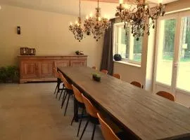 10 people Le Coin Perdu