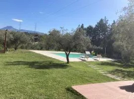 Noravilla con piscina fra mare e montagne