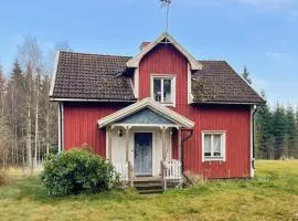 2 Bedroom Stunning Home In Värnamo