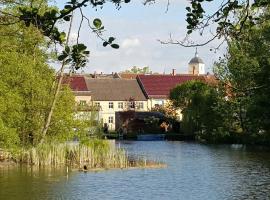 Altes Fischerhaus Zehdenick - Ferienhaus an der Havel，位于策德尼克的酒店