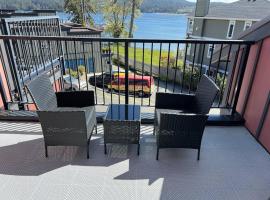 Vancouver Island Waterfront Resort，位于苏克的酒店