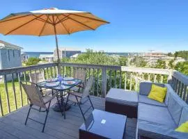 12218 - Beautiful Views of Cape Cod Bay Access to Private Beach Easy Access to P-Town