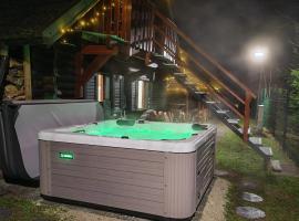 WoodHouseDream Jakuzzi，位于Nazarje的海滩酒店