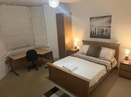 Cosy & Modern 2 Bedroom Apartment