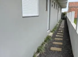 Havana Flats - Apto térreo 700m praia - Área Gourmet com 3 churrasqueiras