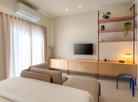 MelAngelo Villas A - Modern Studio near Port of Piraeus，位于比雷埃夫斯的酒店