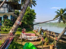 RivoGoa riverside Homestay，位于Bardez的酒店