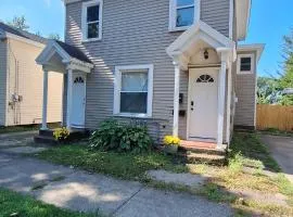 Oswego 3BR Apt close to SUNY, Downtown & Lake Ontario