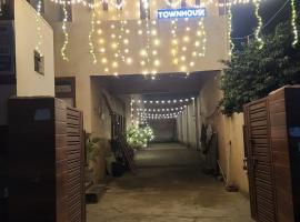 Panipat Town House - Top Rated Property of Panipat，位于Pānīpat的酒店