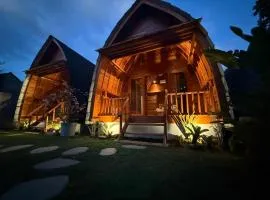 Qchen Cuan Cabin Amed