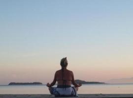 银蕨海滩度假酒店，位于瑟克通的酒店