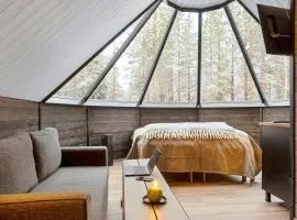 Private Aurora Samruam B Glass Roof Igloo