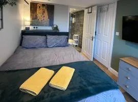 Bryn Haul Sunny Hill