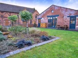 Finest Retreats - Courtyard View at Longford