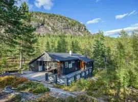 Cabin At The Foot Of Andersnatten