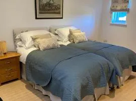 Entire flat 2 to 4 pers 1 bed 1 bath disabled access for limited disability